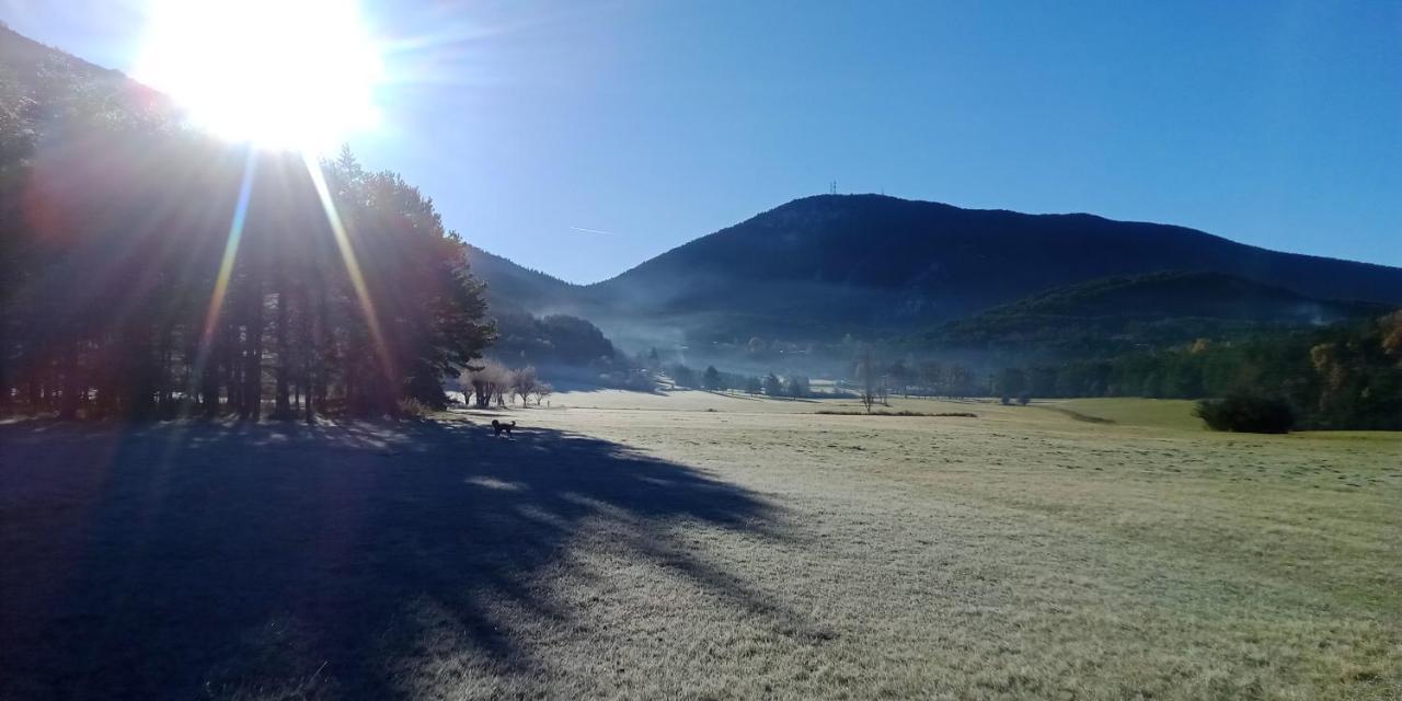 Montagne, Mer Et Verdon Séranon Екстериор снимка
